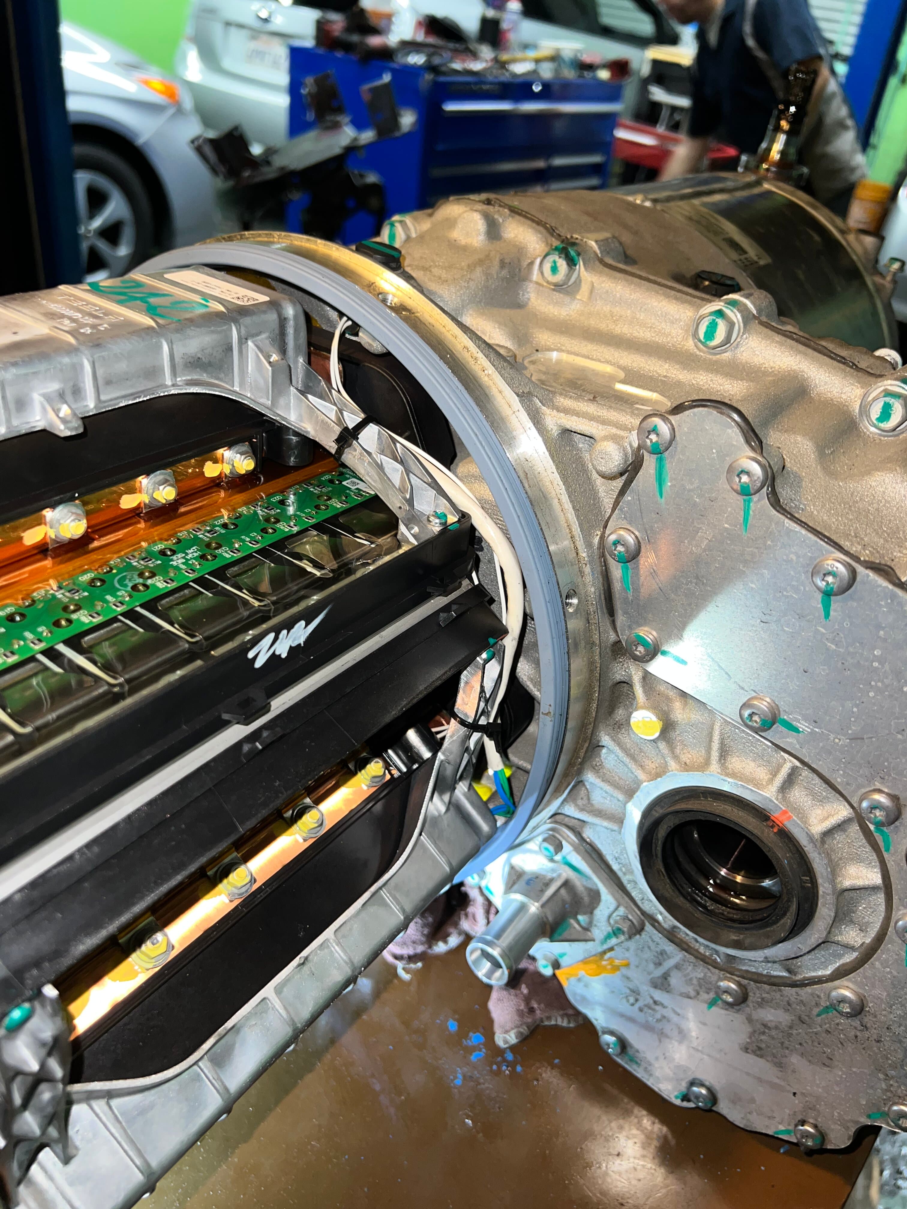 Tesla Motors and Drive Units Services: - Image 4